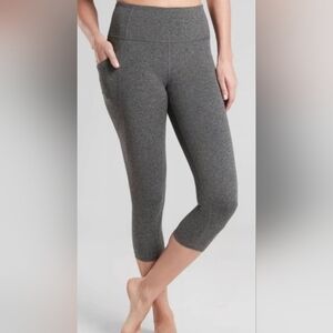 Athleta Salutation Stash Pocket Capri - NWOT - Small - Heathered Black